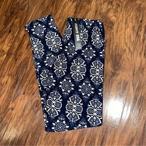 Blue Buttery Soft Leggings for Everyday Comfort